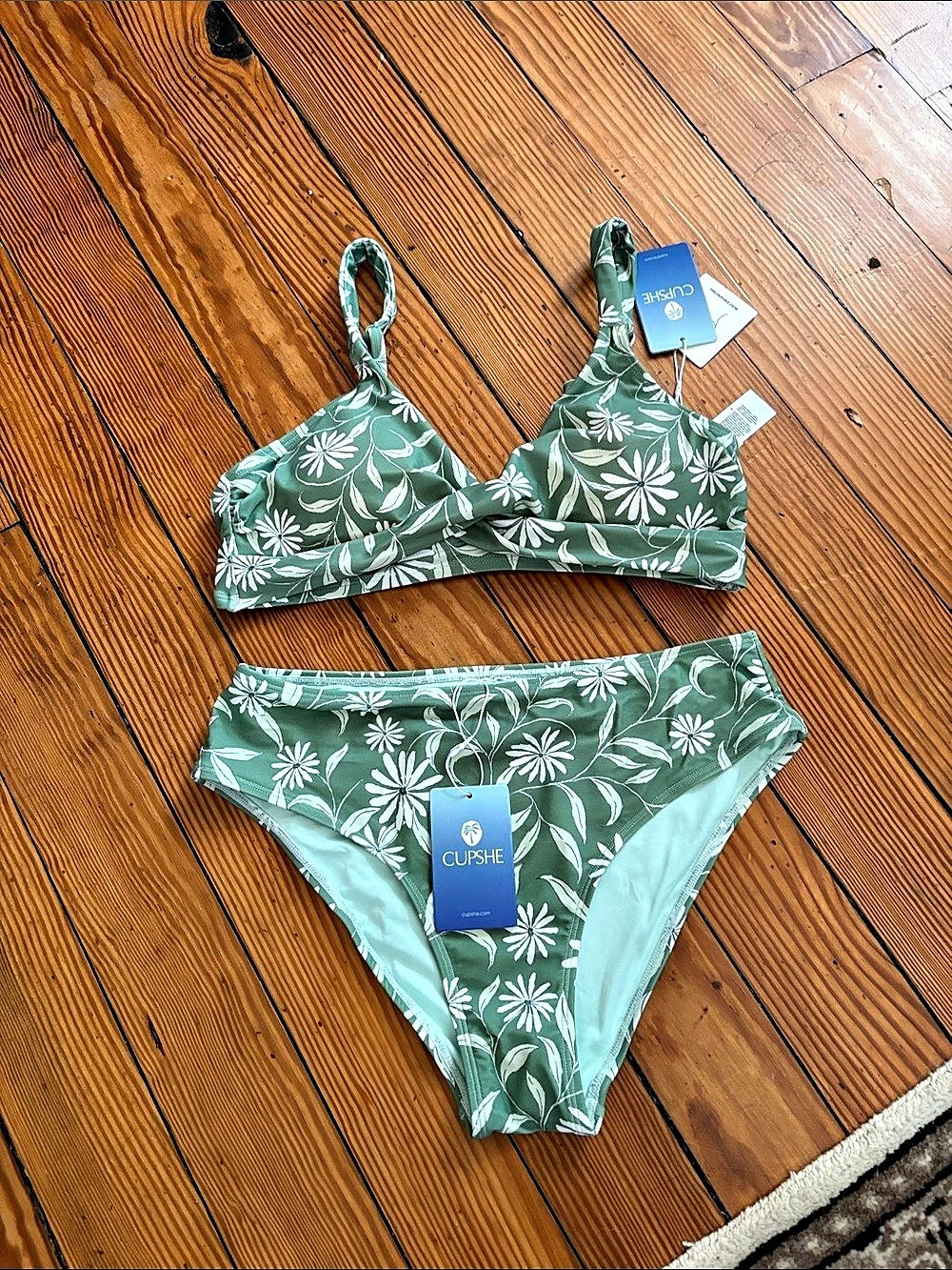 CUPSHE Coastal Club Floral Bikini Set Green & White Medium NWT